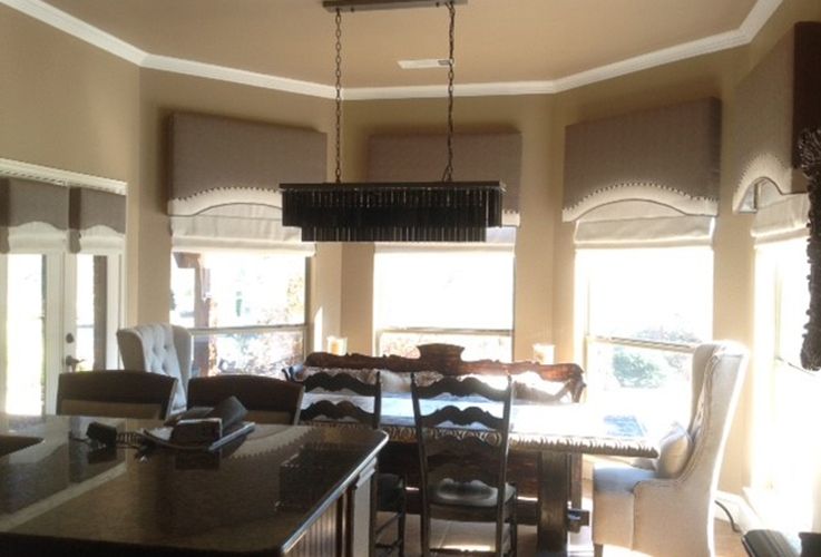 Beautifully decorated dining room and kitchen