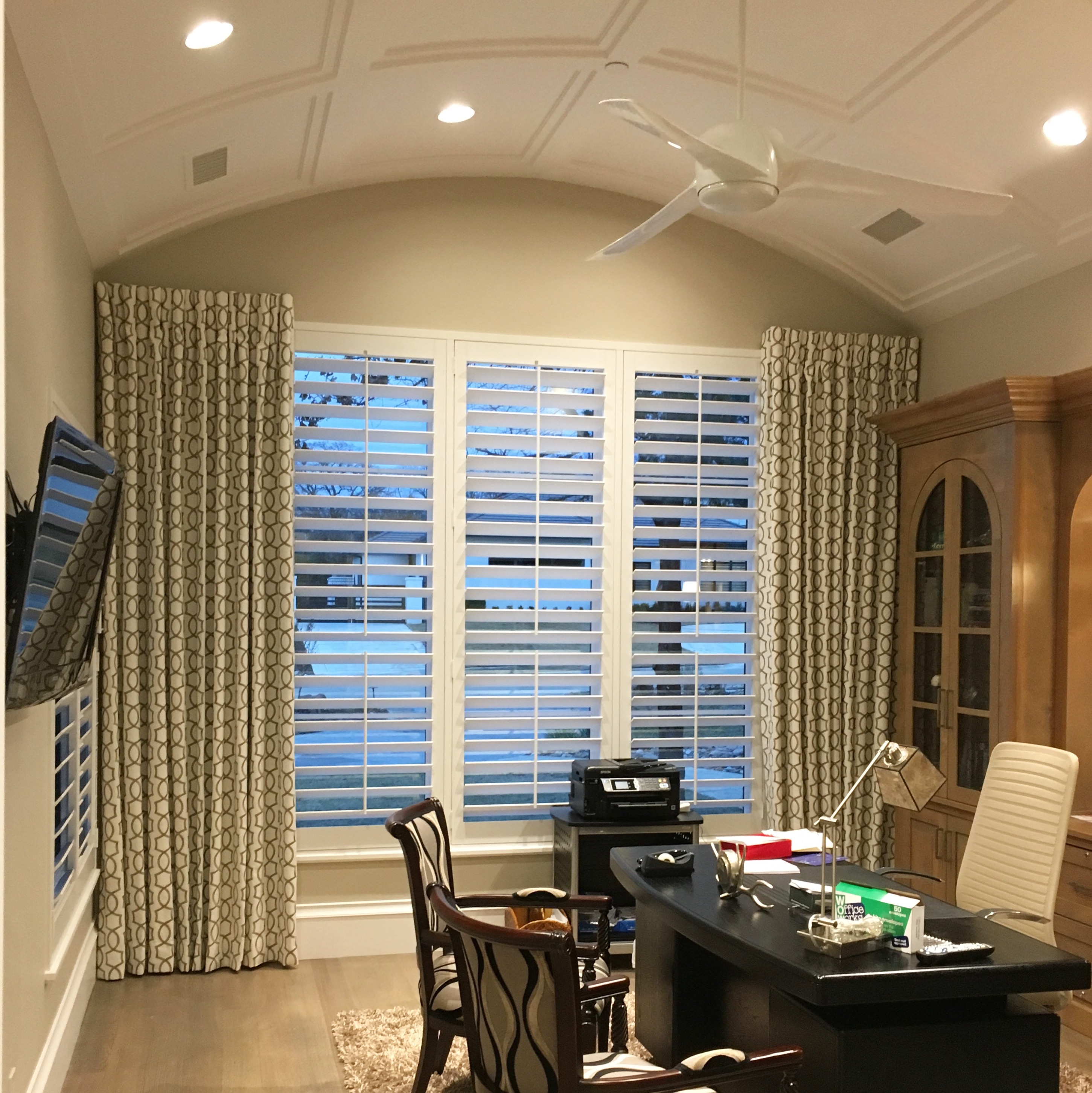 Custom Curtains and Other Little Touches for Your Ideal Office